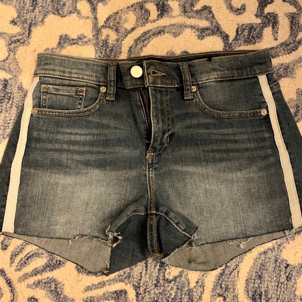 Cutoff denim shorts